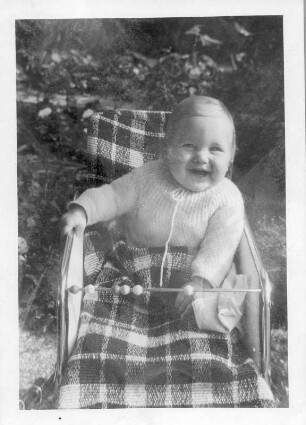 Sebastian, der Dicke (Kleinkind in der Sportkarre)