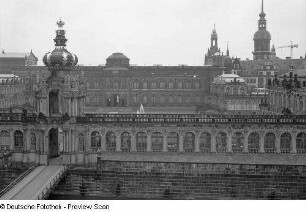 Dresden-Altstadt. Zwinger (1709-1728; M. D. Pöppelmann, B. Permoser)