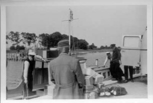 Urlaubsreise. Bootsanlegestelle, wahrscheinlich an der Ostsee