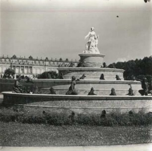 Schloss Herrenchiemsee, Latonabrunnen