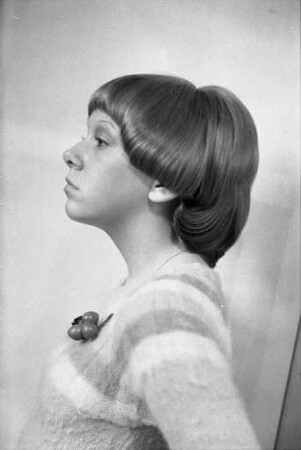 Vorstellung der neuen Frisurenmode 1972/73 durch die Friseurinnung Karlsruhe im "Neuen Kühlen Krug"