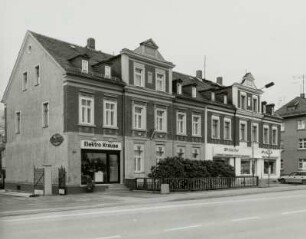 Doppelwohnhaus mit Ladeneinbauten