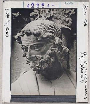 Reims: Kathedrale, rechtes Westportal, linkes Gewände, 1. Figur