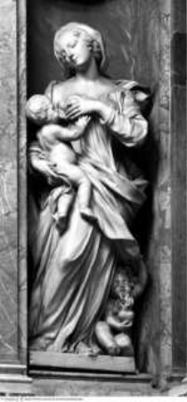 Grabmal Papst Clemens IX., Caritas