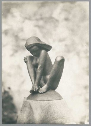 Hockende auf der Kugel, 1921, Bronze