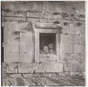 Wanddetail mit Fenster, Baalbek: Ansicht