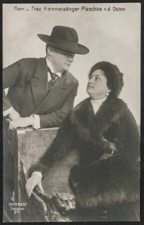 Doppelporträt Friedrich Plaschke und Eva Plaschke-von der Osten : Doppelporträt Friedrich Plaschke und Eva Plaschke-von der Osten (Herr und Frau Kammersänger Plaschke von der Osten). Fotografie (Weltpostkarte) von Ernst Müller (Hahn Nachf.), 1913