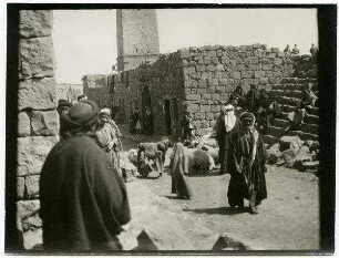 In der'a an d. Moschee [dera]