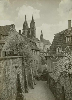 Rote Stufen : Meißen, Blick von den Roten Stufen zum Dom