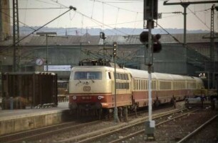 Stuttgart Hbf. Lok 103 113 IC UIC-X-Wagen