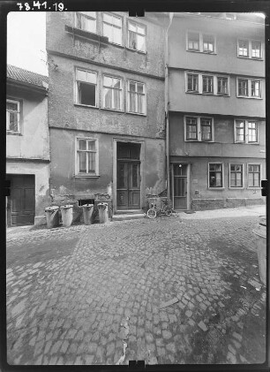 Schmalkalden, Kirchhof 15/17.