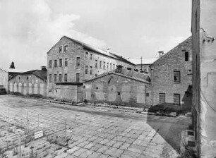 Dresden, Leipziger Straße 6. Ehem. VEB Sanitärporzellan. Werkstraße nach dem Haupteingang. Ansicht nach Nordwesten