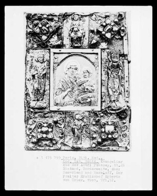 Evangelistar aus Poussay — Einband des Evangelistars mit Reliefs von Heiligen, einer Madonna und Christus