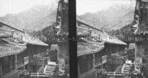 Blick in den Klosterhof von Hua yen an im chinesischen Lauschan