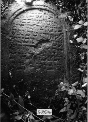 Grabstein 585