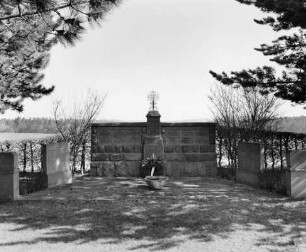 Gefallenendenkmal auf dem Friedhof; Lauterbach, Mitten auf dem Haidberg