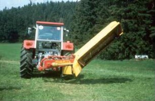 Fotografie: Futtererntetechnik, Scheibenmähwerk, Mähaufbereiter, Heckanbau