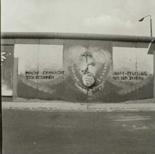 Wachsen lassen : Wachsen lassen. Bild 31 der East Side Gallery
