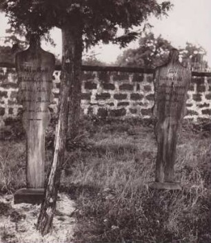 Friedhof. Grabschilder. 1883