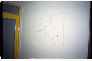 723