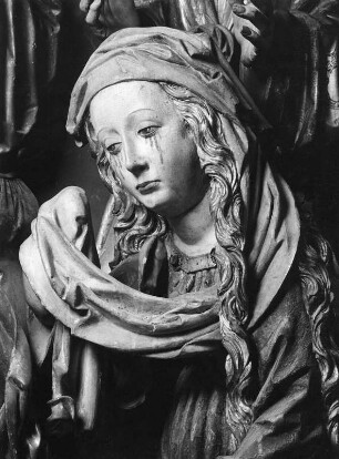 Peringsdörfer-Altar : Peringsdörfer-Altar. Holz, geschnitzt, gefaßt, bemalt (1486/1488; Malereien M. Wolgemut). Trauernde Maria Magdalena aus der Beweinungsgruppe im Mittelschrein. Nürnberg, Friedenskirche