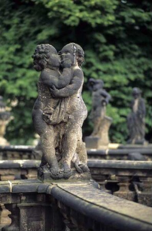 Zwinger — Nymphenbad — Skulpturengruppe