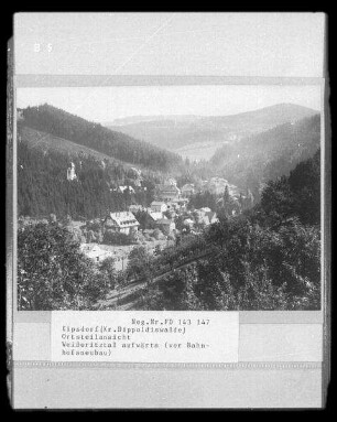 Kipsdorf, Ortsteilansicht : Ortsteilansicht. Weißeritztal aufwärts (vor Bahnhofsneubau)