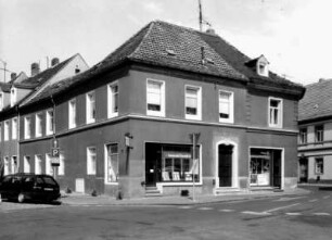 Großenhain, Kirchplatz 1. Wohnhaus mit Laden (1745). Eckansicht