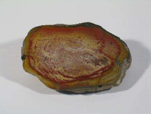 Jaspis (Chalcedon-Varietät), angeschliffen