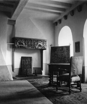 Wierschem. Burg Eltz. Haus Platteltz (1201/1300, Umgestaltung 1401/1500). Gemach