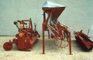 Fotografie: Sämaschine, Drillkombination, Pneumatische Verteilung, Bodenfräse, Breitsaat, Zahnpackerwalze, Frässaat