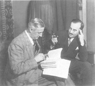 Szenenbild aus "Die Verführung des Heiligen" von Felix Langer. Dresden: Albert-Theater, 06.02.1930