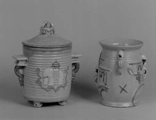 Vase : Doppelhenkeltopf mit Deckel und Vase (um 1925; wohl K. Feuerriegel)