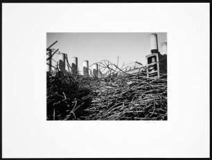 Bergheim. Braunkohlekraftwerk Fortuna während des Abbruchs (1988 Schließung und Abbaggerung des Ortsteils Fortuna)