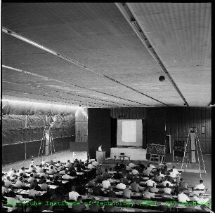 Kernphotoeffekt-Konferenz in der Fritz-Meinzer-Halle der Sportschule Schöneck