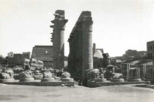 Luxor. Amon-Mut-Chons-Tempel. Säulensaal (1550ante/1070ante) (HAPAG-Mittelmeerfahrt der Oceana Leonhardt 1929)
