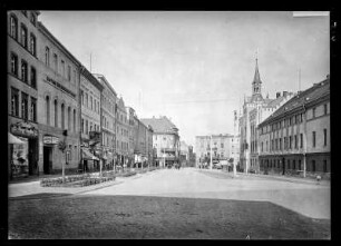 Striegau (Strzegom/Polen). Ring mit Rathaus. Straßenbild