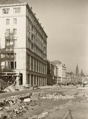 Wohn- und Geschäftshaus : Dresden-Altstadt, Altmarkt, Blick vom Dr.-Külz-Ring gegen Wohn- und Geschäftshäuser