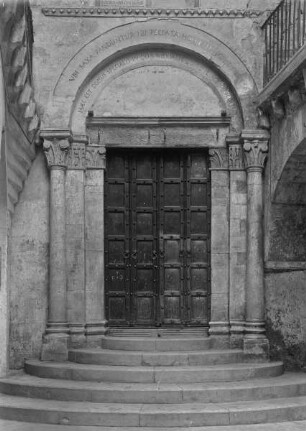 Tür des Hauptportals