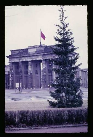 Brandenburger Tor 16.12.54.