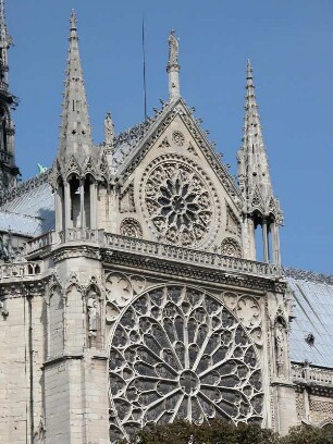 Kirche Notre Dame mit Rosette, Seitenflügel, 13. Jahrhundert