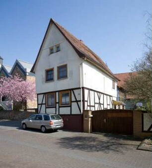 Heuchelheim, Kirchstraße 12