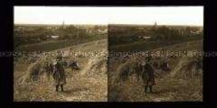 Kindergruppe auf Feld im Hintergrund Ort Sperenberg