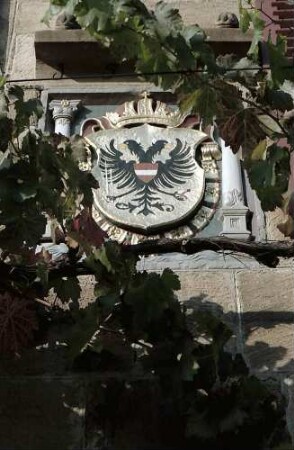 Esslingen: Wappen am Fachwerkhaus am Markt