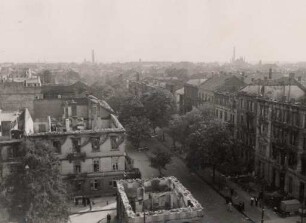 Zerstörungen Zweiter Weltkrieg. Reinhold-Frank-Straße/Ecke Amalienstraße (Westendstraße)