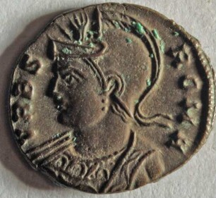 Römische Münze, Nominal Follis, Prägeherr Urbs Roma, Prägeort Arles, Original
