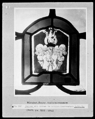Wappen mit Ritter im Schild