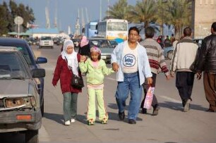 Hauptstadt Tripolis : Straßenszene im Zentrum der libyschen Hauptstadt Tripolis, aufgenommen 2006