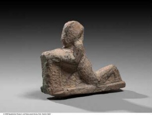 Unvollendete Statuette eines knieenden Königs mit Blauer Krone