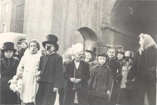 Vogelhochzeit in Bautzen : Ort: Budyšin / Bautzen. "Ptači kwas" (Vogelhochzeit). Umzug zur Vogelhochzeit
